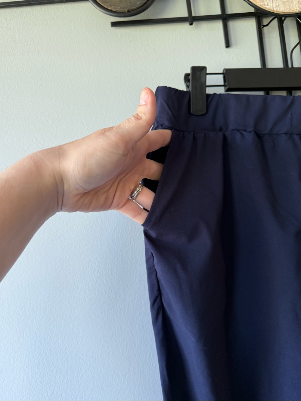 Women’s Cropped Elastic-Waist Pants - Olive Green - Picture 3 of 7